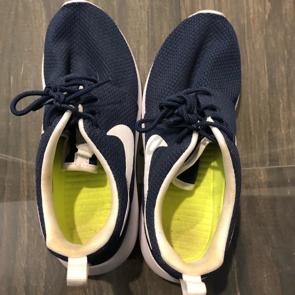 Navy blue nike sneakers